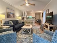 Updated Kitchens Baths King Bed, 2 Doubles & Twin Bikes & Beach Gear included - B&B