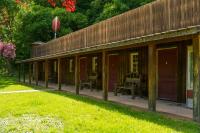 Seneca Pines Lodge - B&B