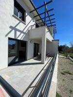 Logement neuf-Ghisonaccia centre, à 5min de la Mer - B&B