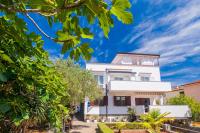 Brand new apartments Viktorija just 250m from the beach! - B&B