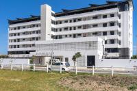 Burmeister 607 - Top Floor Corner 2 Bedroom Apartment with Sea and Lagoon Views - Onsite Parking - B&B