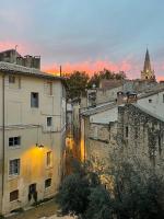 Alma - Appartement au cœur du Palais des papes - B&B