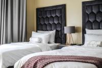 Standard Twin Room with Shared Bathroom