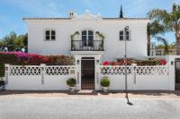 Luxury House with Private Pool and Stunning Interiors - Chambres d’hôtes Marbella