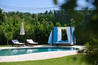 Villa Black White Dassia - B&B Dassia