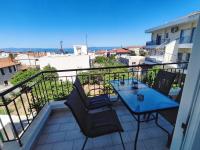 Overlooking the Tower by RentalsPro - Nea Fokea Halkidiki - Chambres d’hôtes Néa Fókaia