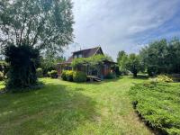 Dom letniskowy z dużym ogrodem - Bed and Breakfast Załubice Nowe
