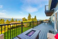 Peaceful Island Getaway, Port Susan views with BBQ & Playroom - B&B Camano