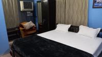 Zimmer mit Kingsize-Bett