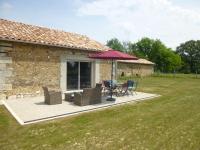 Fermette rénovée spacieuse, calme et lumineuse - B&B Le Vigeant