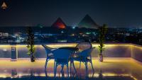 Full Pyramids View with Jacuzzi & Roof Top Access - B&B