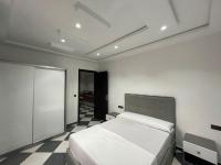 Apartamento de 2 dormitorios con balcón