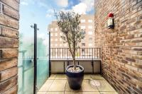 Barking Bright Apartment with 2 Bedrooms - Chambres d’hôtes