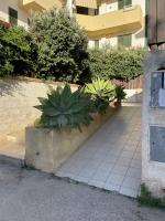 Appartamento con 2 Camere da Letto e Balcone
