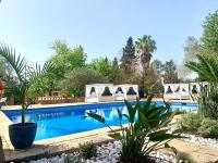 Patxo,Absolute Erholung , stilvoll,XXL Pool, Wifi, - B&B
