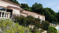 Villa avec piscine 3 chambres et 3 salles de bains à Gréoux-les-Bains - B&B