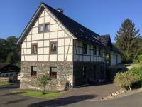 Berg Blick Eifler Bauernhaus modern restauriert - Bed and Breakfast Simmerath