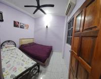 Liya's Homestay - B&B Kangar