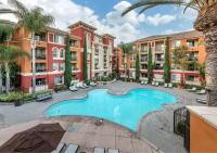 Spacious Two Bedroom Apartment near Disneyland - Chambres d’hôtes