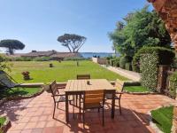 Studio climatisé avec piscine, parking, proche plage - Sainte-Maxime - FR-1-780-75 - Bed and Breakfast