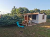 Small Robinson House 250m to the sea - B&B Peroj