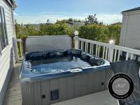 Golf Village 27, Hot tub, WiFi, pet friendly, located overlooking Golf course - Grange Leisure Park - Meadow Lakes Caravan & Lodge Hire - Chambres d'hôtes Mablethorpe