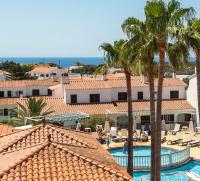Ático2, vistas al mar y piscina cala enPorter - B&B