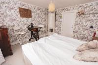 Standard Double Room with Shared Bathroom