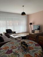 Entire Apartment - near the Center - Chambres d’hôtes Pristina