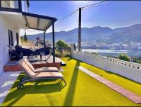 Two-Bedroom Apartment with Terrace and Sea View