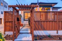 City Center Hillcrest Bungalow Vacation Rental - B&B