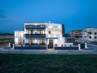 Grand Wave Luxury Suites - B&B Flogita