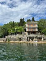 Apartamento de 1 dormitorio con vistas al lago