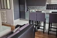 Refuge Urbain Chic avec Balcon - Ferienwohnung