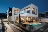 Villa Estrella in Medulin for 10 people with sauna & whirpool just 6 m from the sea - B&B