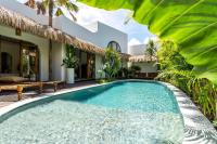 Villa Lilibelle, Balinese villa 4BR with mezzanine - B&B Canggu
