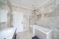 Charming 2BR House on Avenue Road - B&B East Barnet