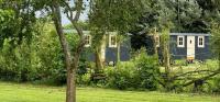 ShepherdsHut-Cotswolds-PetFriendly-WoodBurner - B&B