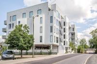 River View High-End Condo with Private Patio and FREE Parking - B&B