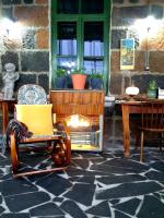 Onoyi Tun Guest House - Bed and Breakfast Gjoemri