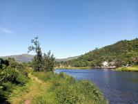 Idyllic Waterside Penthouse - B&B Callander