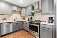 Home in Zilker - Private Large Backyard - B&B Austin