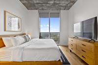 20th FL 1BR - Heated Pool - Gym - Bar - Balcony - B&B Austin
