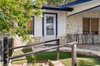 Waterlily Serenity - 2 Bedroom - Creekside - B&B Wimberley