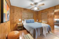 Waterlily Creekside Serenity - B&B Wimberley