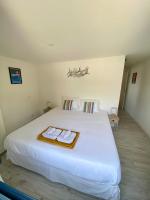 King Studio with Sofa Bed