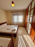 Beachfront Family Apartment 301 - Ferienwohnung Durrës