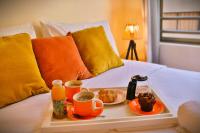 HOM I Luminoso Depto 1D1B en Marcoleta Santiago - B&B
