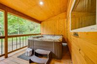 Broken Bow Cabin with Private Hot Tub 14 Mi to Lake - Ferienwohnung Broken Bow