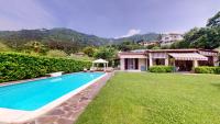 Villa Oleandri pool with view-BGL - Chambres d'hôtes Salò